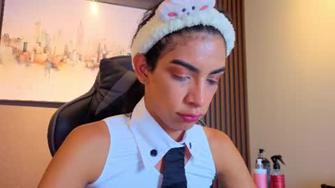 Alahia Rodriguez online show from 07-19-26, 01:26