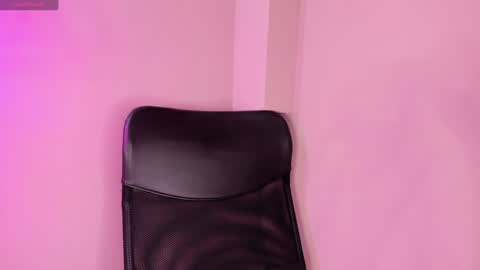 Snapshot of alahia_betancur chatting on 02-05-25, 06:04 Alahia  online show from 02-05-25, 06:04