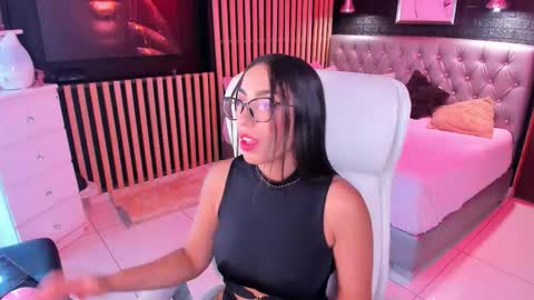 Snapshot of alaia_alegria chatting on 11-16-25, 10:04 Alaia Alegria online show from 11-16-25, 10:04