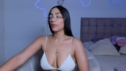 Snapshot of alaia_alegria chatting on 05-03-26, 10:16 Alaia Alegria online show from 05-03-26, 10:16