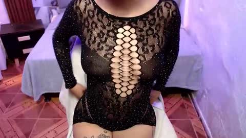 Snapshot of alaia_blue1 chatting on 10-14-25, 01:34 alaia_blue1 online show from 10-14-25, 01:34