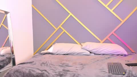 alaia_colins online show from 01-30-25, 01:21