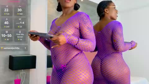 Snapshot of alaia_colins chatting on 03-04-26, 01:00 alaia_colins online show from 03-04-26, 01:00