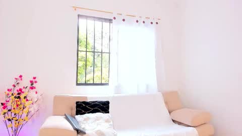 Alaia  online show from 10-12-25, 08:19