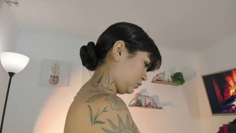   online show from 06-05-26, 10:43