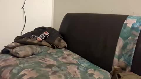 Snapshot of alain420 chatting on 12-13-24, 06:31 Tom online show from 12-13-24, 06:31