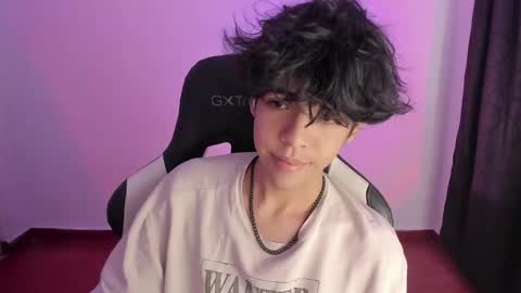 Snapshot of alan18n chatting on 12-29-24, 05:12 alan18n online show from 12-29-24, 05:12