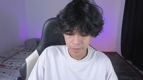 Snapshot of alan18n chatting on 11-22-25, 05:06 alan18n online show from 11-22-25, 05:06