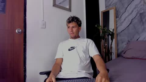 Snapshot of alan__smith chatting on 11-14-25, 07:45 alan__smith online show from 11-14-25, 07:45