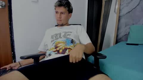 Snapshot of alan__smith chatting on 11-29-25, 08:12 alan__smith online show from 11-29-25, 08:12