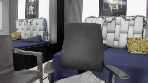 Snapshot of alan__smith chatting on 12-22-25, 07:55 alan__smith online show from 12-22-25, 07:55