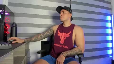 Snapshot of alan_muscle chatting on 06-16-26, 06:27 Alan online show from 06-16-26, 06:27