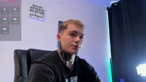 Snapshot of alan_rosee chatting on 02-28-25, 03:26 Alan online show from 02-28-25, 03:26