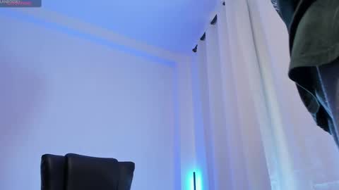 Snapshot of alan_rosee chatting on 09-18-25, 01:57 Alan online show from 09-18-25, 01:57