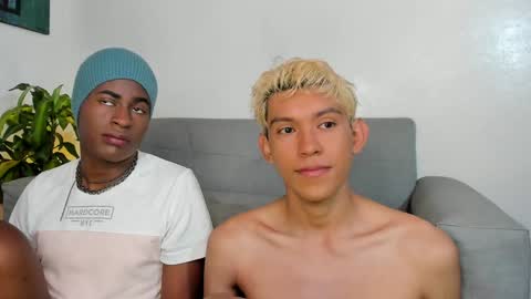 Snapshot of alan_scot chatting on 12-05-24, 08:55 Alan and Criss - WE JUST FRIENDS WITH BENEFITS BOTH VERS online show from 12-05-24, 08:55