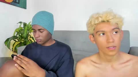 Snapshot of alan_scot chatting on 12-06-24, 09:46 Alan and Criss - WE JUST FRIENDS WITH BENEFITS BOTH VERS online show from 12-06-24, 09:46