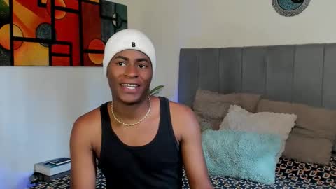 Snapshot of alan_scot chatting on 11-11-25, 05:35 Alan and Criss - WE JUST FRIENDS WITH BENEFITS BOTH VERS online show from 11-11-25, 05:35