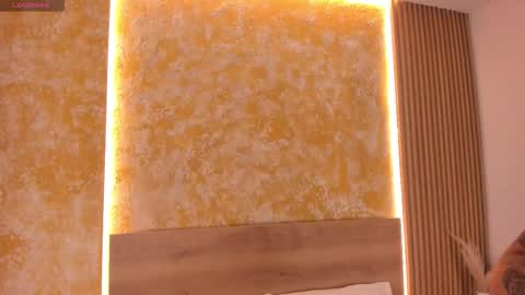 alana_2916 online show from 11-24-25, 03:17