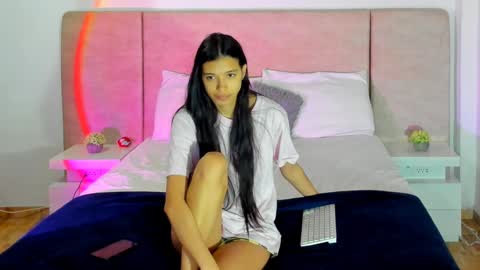 Snapshot of alana__get chatting on 01-04-25, 07:13 online show from 01-04-25, 07:13