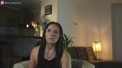 Snapshot of alana_gasparani chatting on 11-10-25, 12:53 Alana Gasparini online show from 11-10-25, 12:53