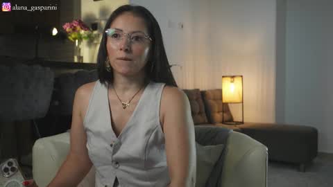 Snapshot of alana_gasparani chatting on 11-14-25, 02:43 Alana Gasparini online show from 11-14-25, 02:43