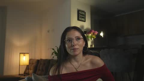 Snapshot of alana_gasparani chatting on 11-16-25, 02:06 Alana Gasparini online show from 11-16-25, 02:06