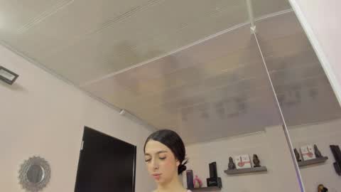 Snapshot of alana_madison chatting on 03-05-25, 11:06 Maeve online show from 03-05-25, 11:06