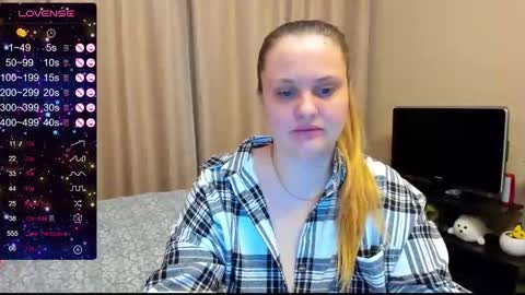 Snapshot of alanabrox chatting on 12-08-24, 12:40 Julia online show from 12-08-24, 12:40