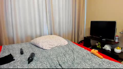 Snapshot of alanabrox chatting on 12-19-24, 08:13 Julia online show from 12-19-24, 08:13