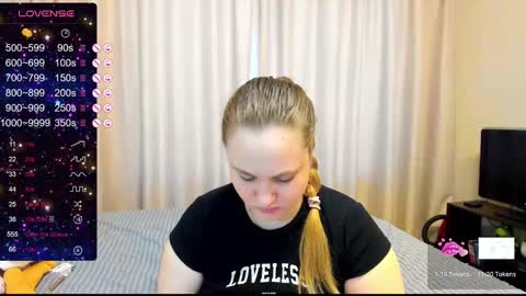 Snapshot of alanabrox chatting on 02-13-25, 12:21 Julia online show from 02-13-25, 12:21