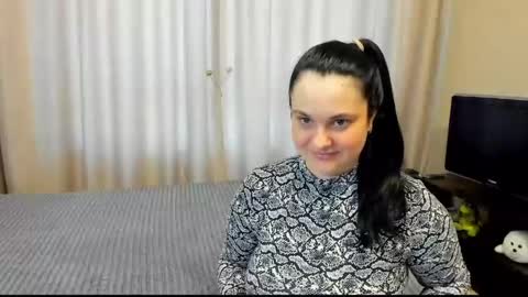 Julia online show from 05-15-26, 02:57