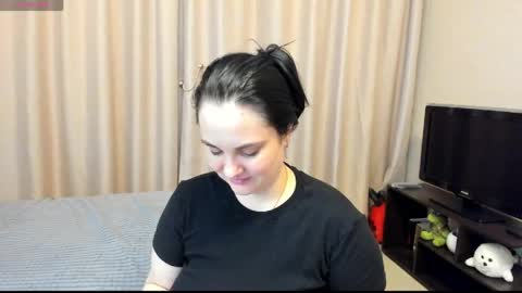 Julia online show from 05-28-26, 10:40