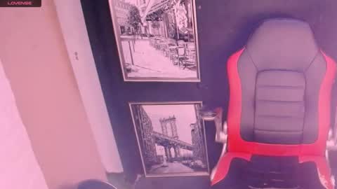 alanadelray online show from 10-31-25, 07:53