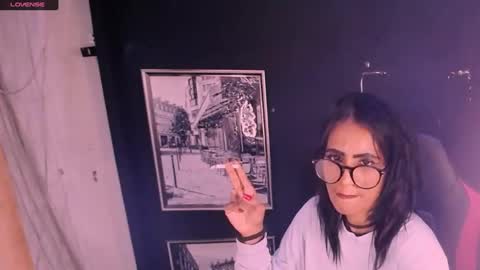 alanadelray online show from 11-01-25, 08:27