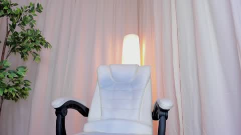 Alana silvana online show from 01-28-25, 03:57