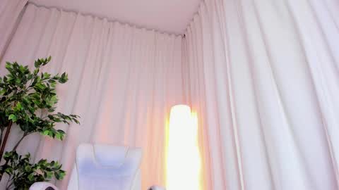 Alana silvana online show from 02-15-25, 05:28