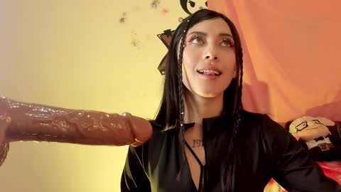 ALANA Please follow me  online show from 11-12-25, 04:35