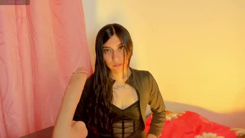 Snapshot of alanalois_ chatting on 05-14-26, 04:19 ALANA Please follow me online show from 05-14-26, 04:19