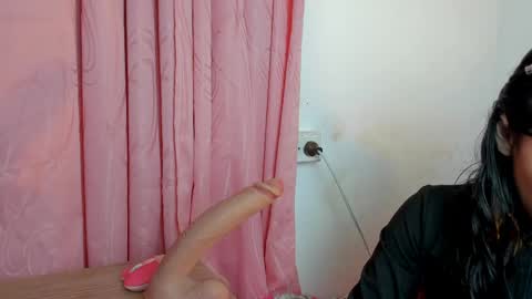 Snapshot of alanalois_ chatting on 05-28-26, 02:53 ALANA Please follow me online show from 05-28-26, 02:53