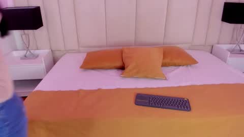 Alanha  online show from 12-16-25, 03:11