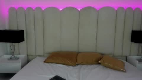 Alanha  online show from 12-17-25, 05:13