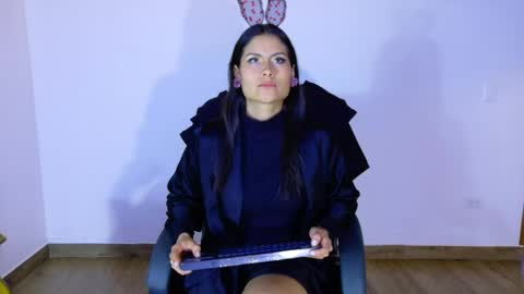 alanis  online show from 05-28-26, 05:10