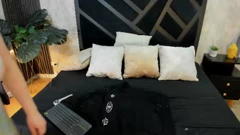 Snapshot of alanis_garnier_ chatting on 07-27-26, 11:17 ALANIS online show from 07-27-26, 11:17