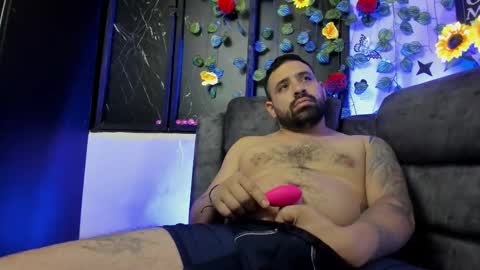 Snapshot of alanjohnson145 chatting on 03-19-26, 04:38 alanjohnson145 online show from 03-19-26, 04:38