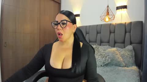 Alana online show from 05-13-26, 01:58