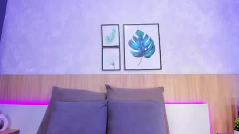 Snapshot of alanna_hank chatting on 10-07-25, 02:31 Alanna online show from 10-07-25, 02:31