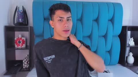 Snapshot of alannaughty_ chatting on 01-04-25, 08:27 alannaughty_ online show from 01-04-25, 08:27