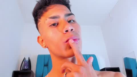 Snapshot of alannaughty_ chatting on 01-16-25, 10:23 alannaughty_ online show from 01-16-25, 10:23