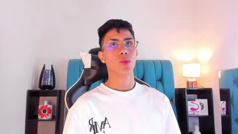 Snapshot of alannaughty_ chatting on 01-24-25, 04:27 alannaughty_ online show from 01-24-25, 04:27