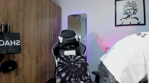 Snapshot of alannaughty_ chatting on 02-01-26, 02:21 alannaughty_ online show from 02-01-26, 02:21